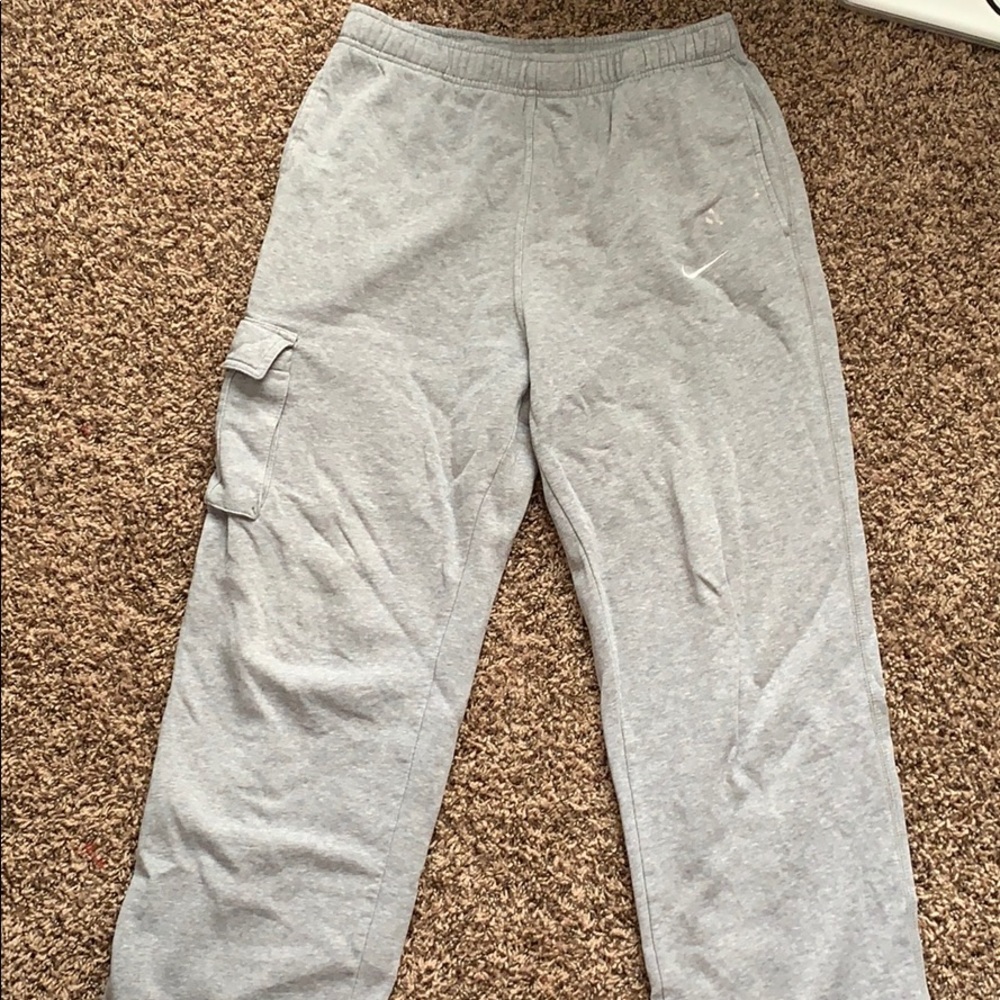 Men’s grey sweatpants